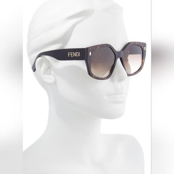 Fendi Accessories - New ORIG Fen­di FE40017I Geo­met­ric Square Sun­glass­es worn by Sut­ton S